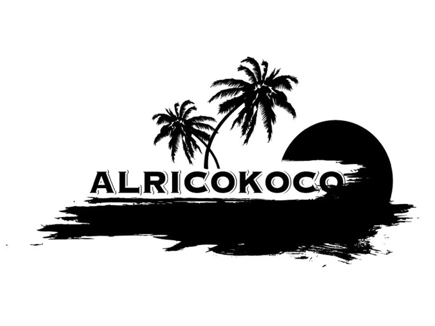 Logotipo de Alricokoco con palmeras y sol en silueta negra sobre fondo blanco