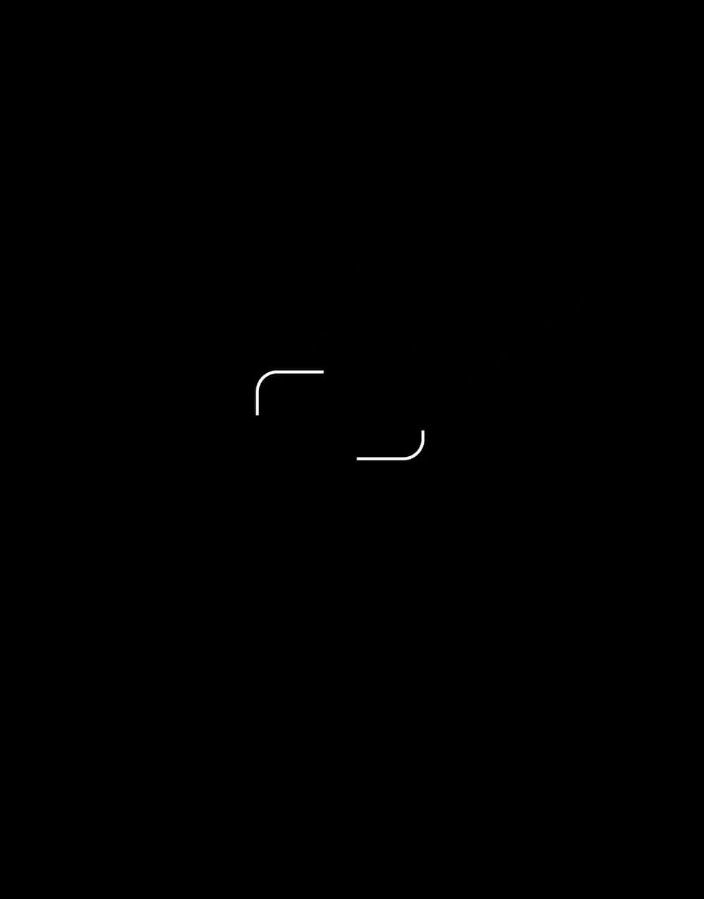 Logotipo de Movie Band con icono de cámara de cine antigua en negro sobre fondo blanco, identidad del proyecto musical